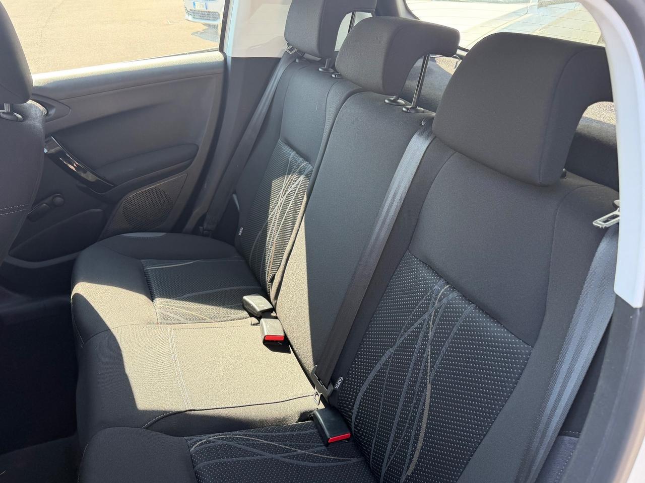 Peugeot 208 1.2 benzina