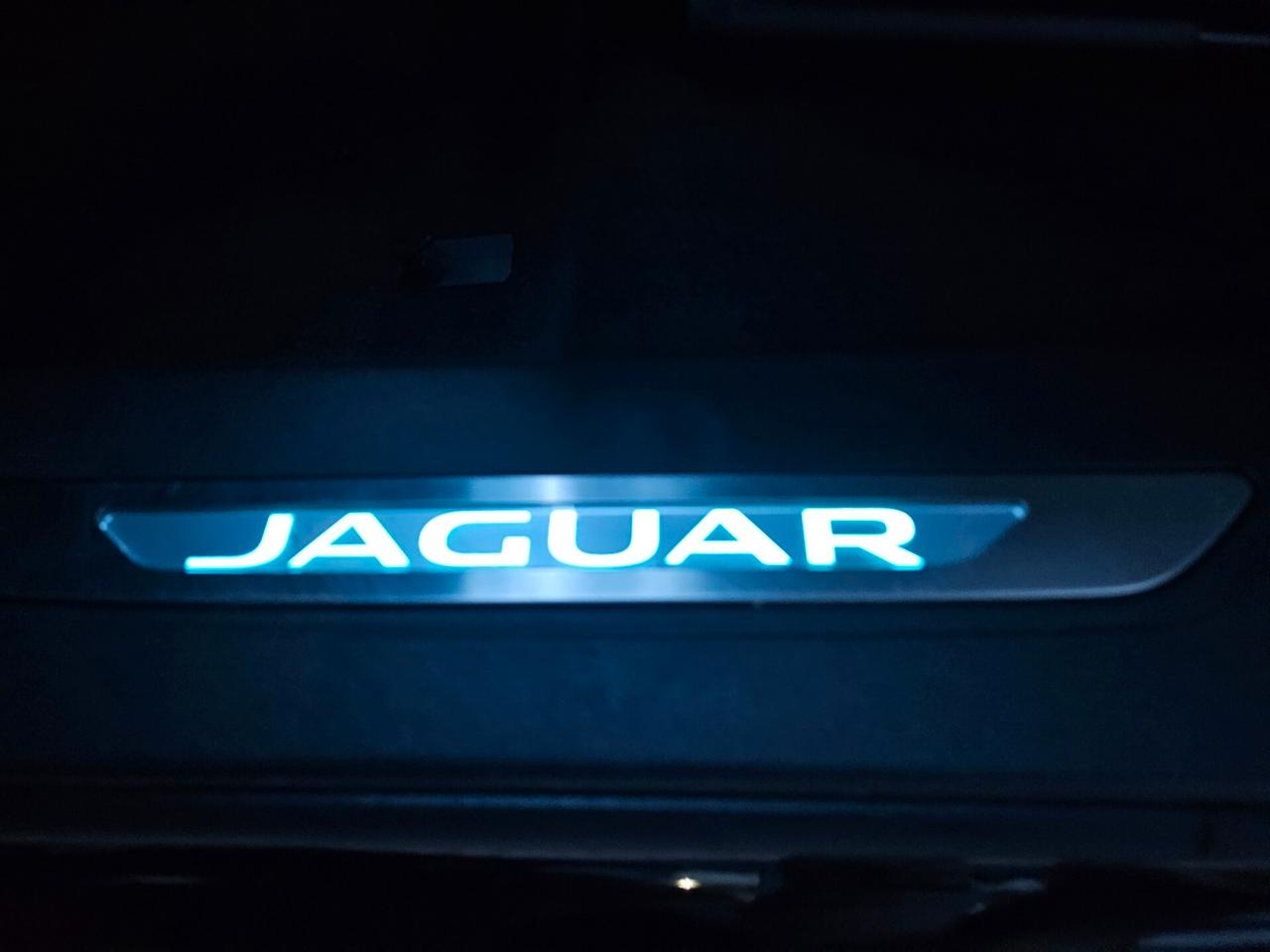 Jaguar F-Pace 2.0 D 240 CV AWD aut. Pure