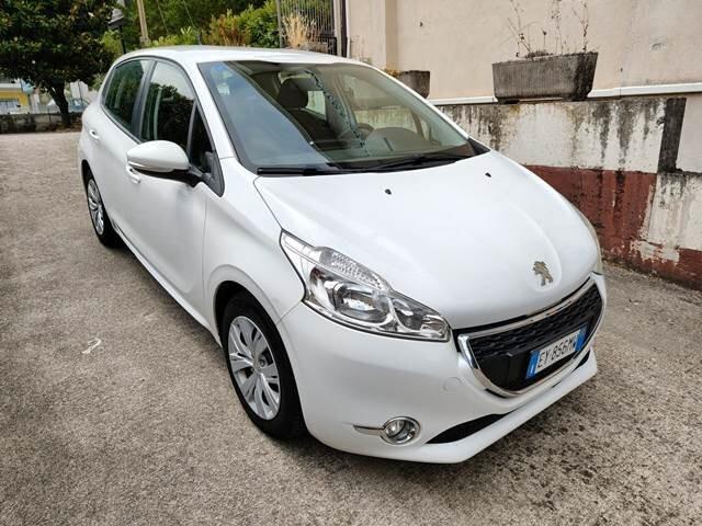 Peugeot 208 1.4 HDi 68 CV 5P Allure NEOPATENTATI