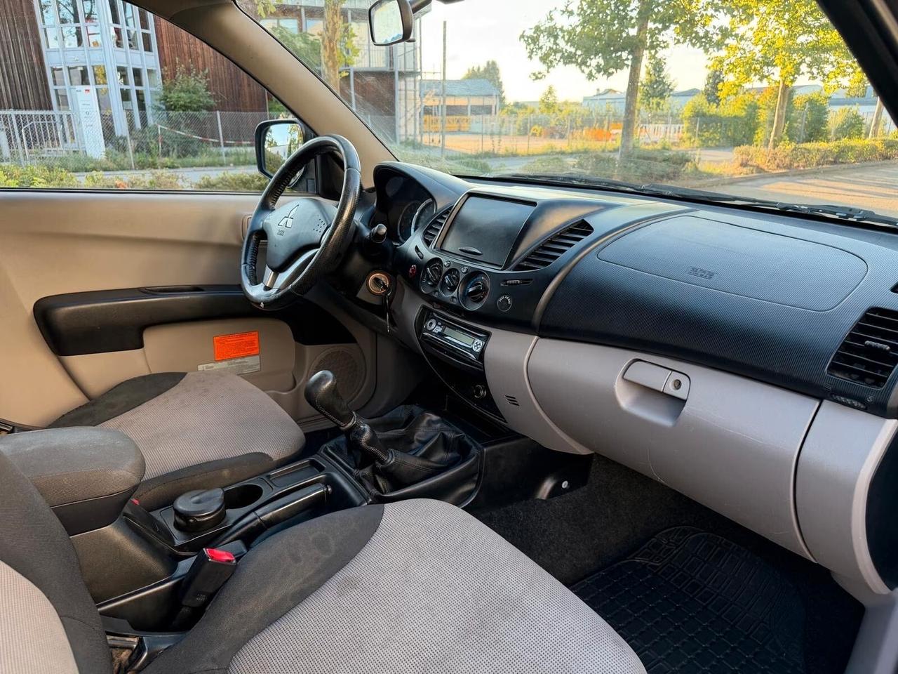 Mitsubishi L200 2.5 DI-D/136CV Club Cab Invite DPF