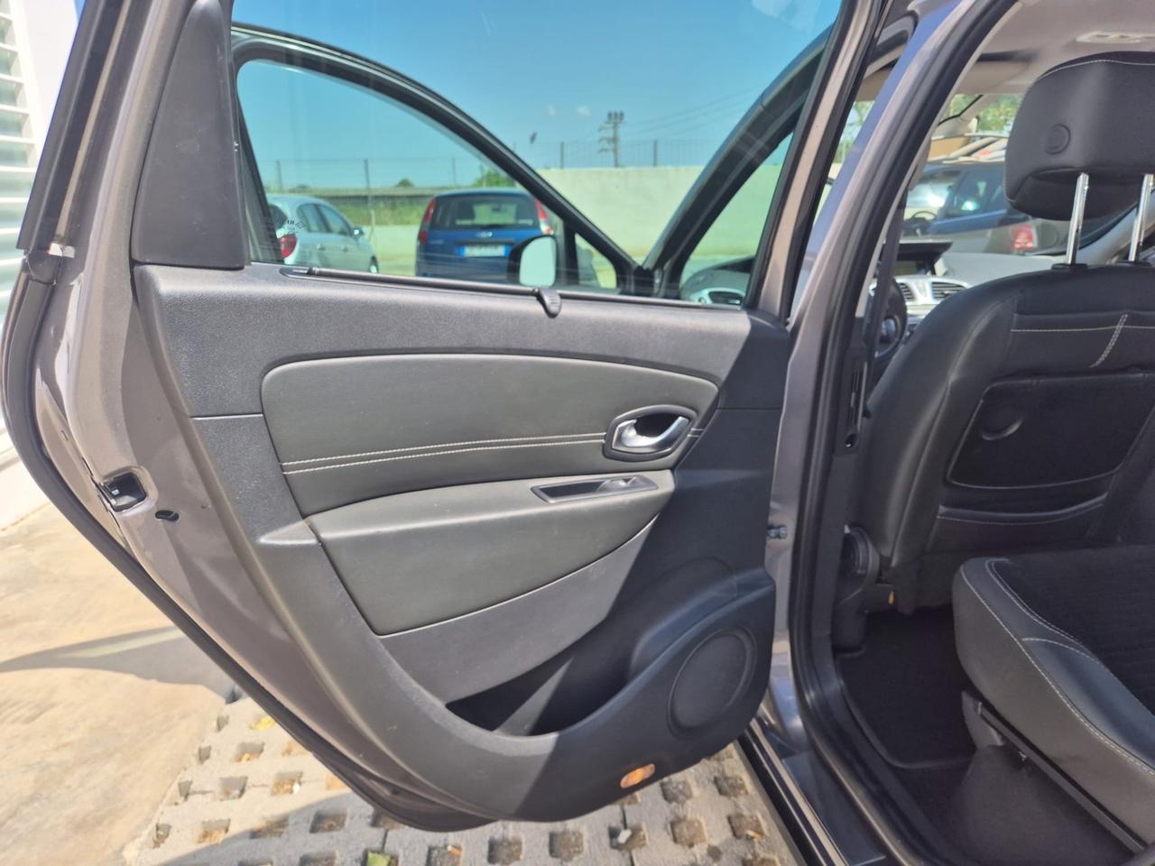 Renault Scenic Scénic XMod 1.5 dCi 110CV CROSS