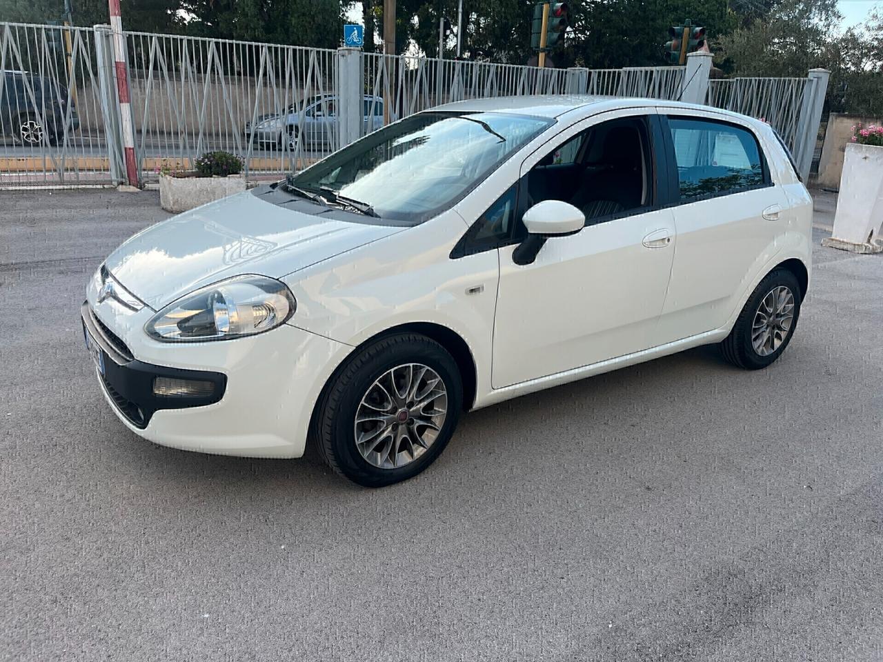 Fiat Punto 1.3 Mjt 75 CV Neopatentati UsatoSicuro
