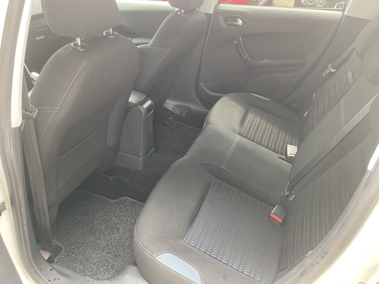 Peugeot 208 1.2 VTi 5 porte Allure OK NEOPATENTATI