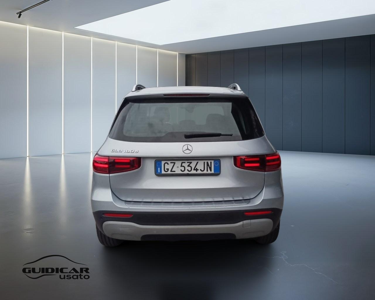Mercedes-Benz GLB - X247 2023 - GLB 180 d Advanced auto