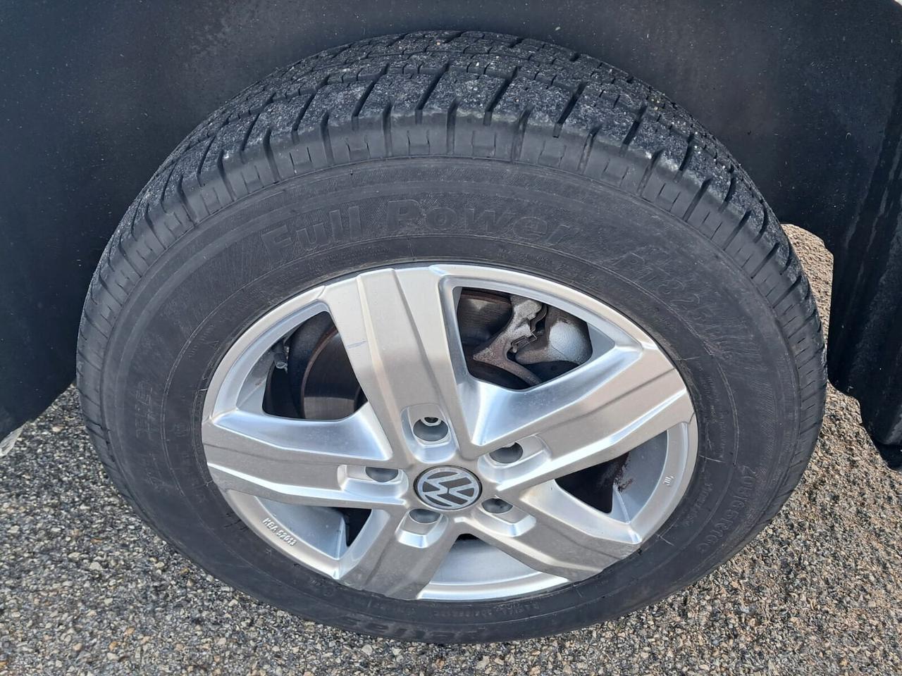 Volkswagen Caravelle 2.0 TDI DSG 9 posti (Iva Esposta)