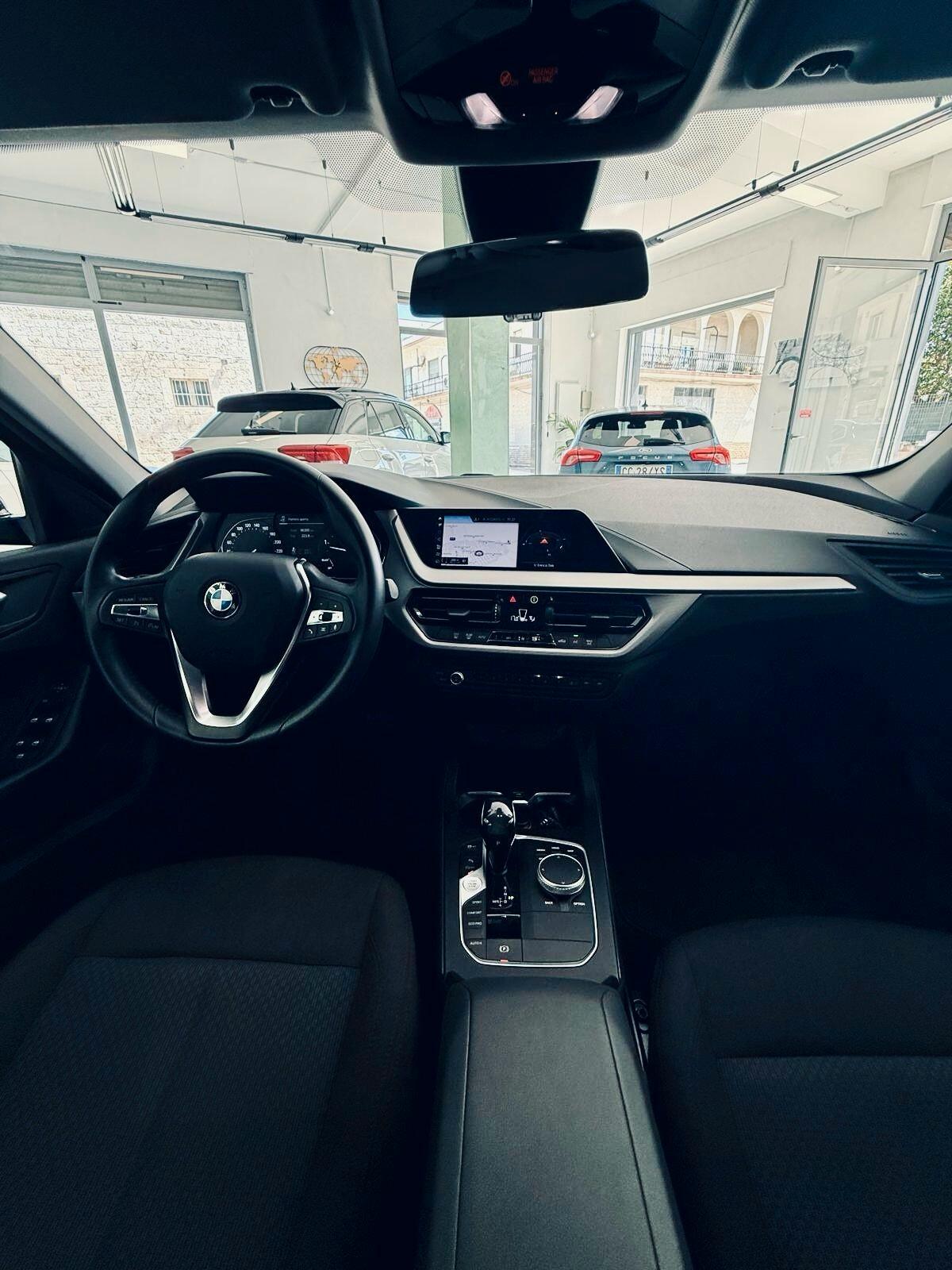 Bmw 118 118d 5p. Business Advantage