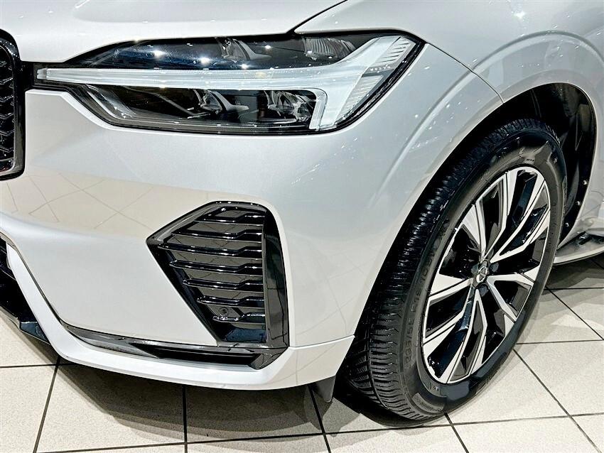 Volvo XC 60 XC60 B4 (d) automatico Plus Dark