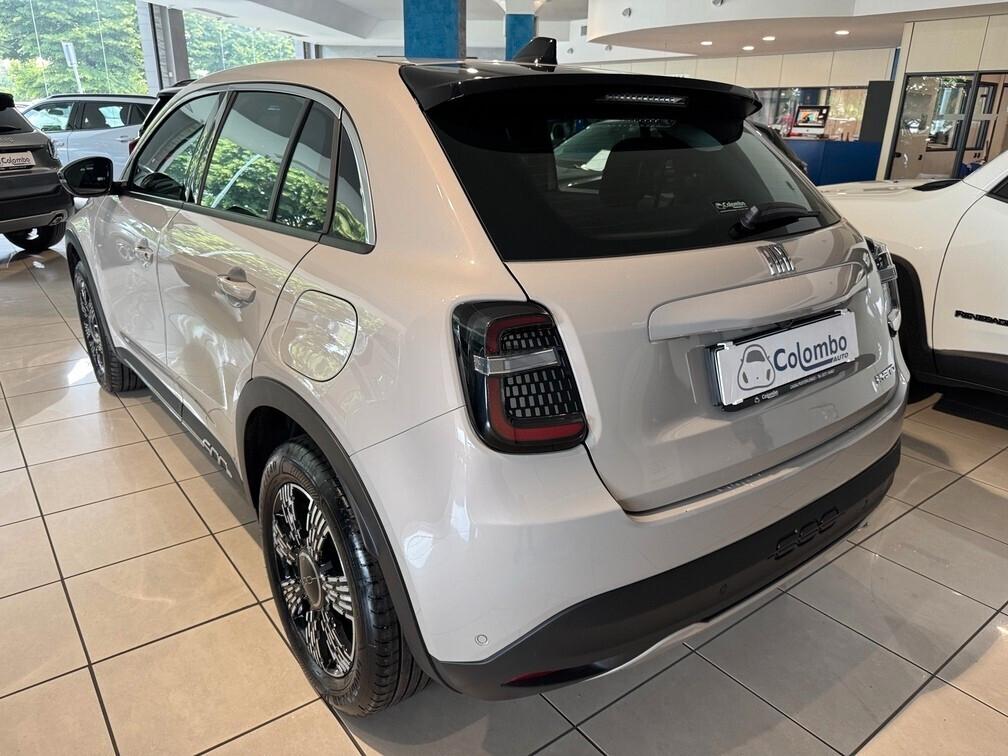 Fiat 600 1.2 hybrid 145cv auto Led Navi Cam App conn 17"