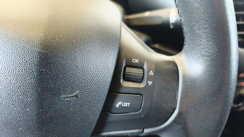 Peugeot 208 208 5p 1.2 puretech Active gpl 82cv