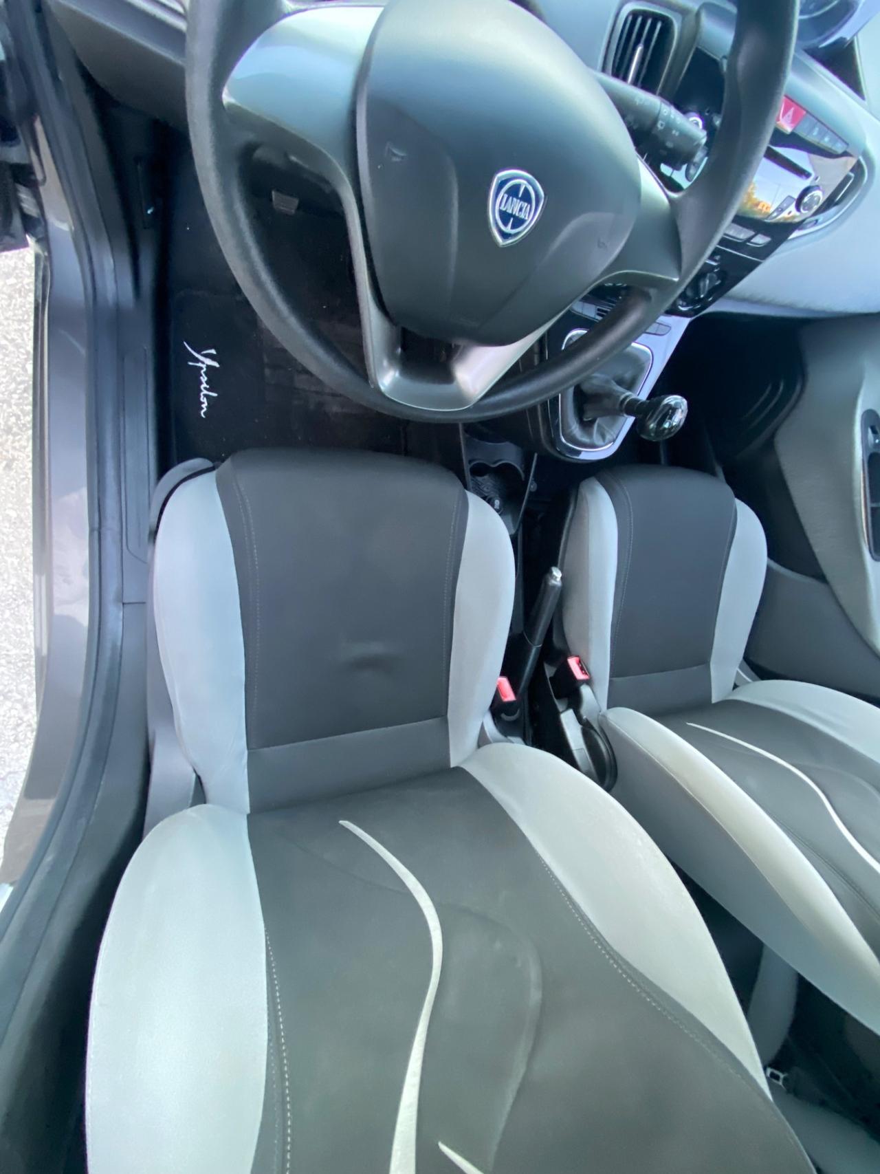 Lancia Ypsilon 1.3 MJT 16V 95 CV 5 porte S&S Silver