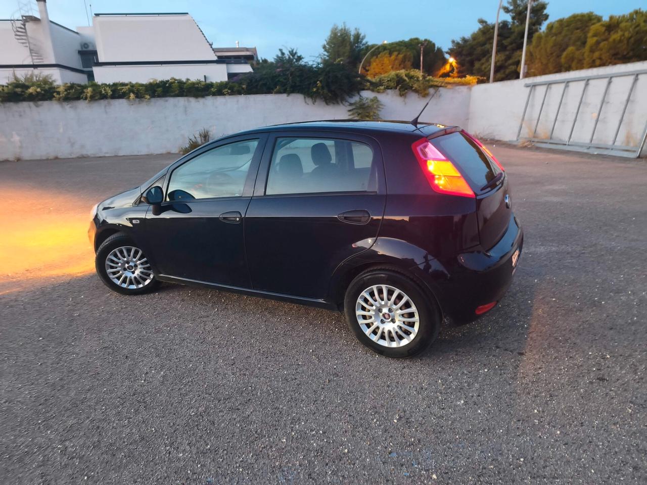 Fiat Punto 1.3 MJT II S&S 95 CV 5 porte Street(12 mesi di garanzia)