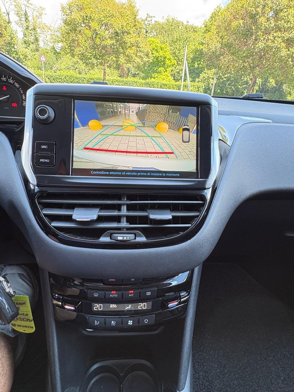 Peugeot 208 1.2 Neopatentati