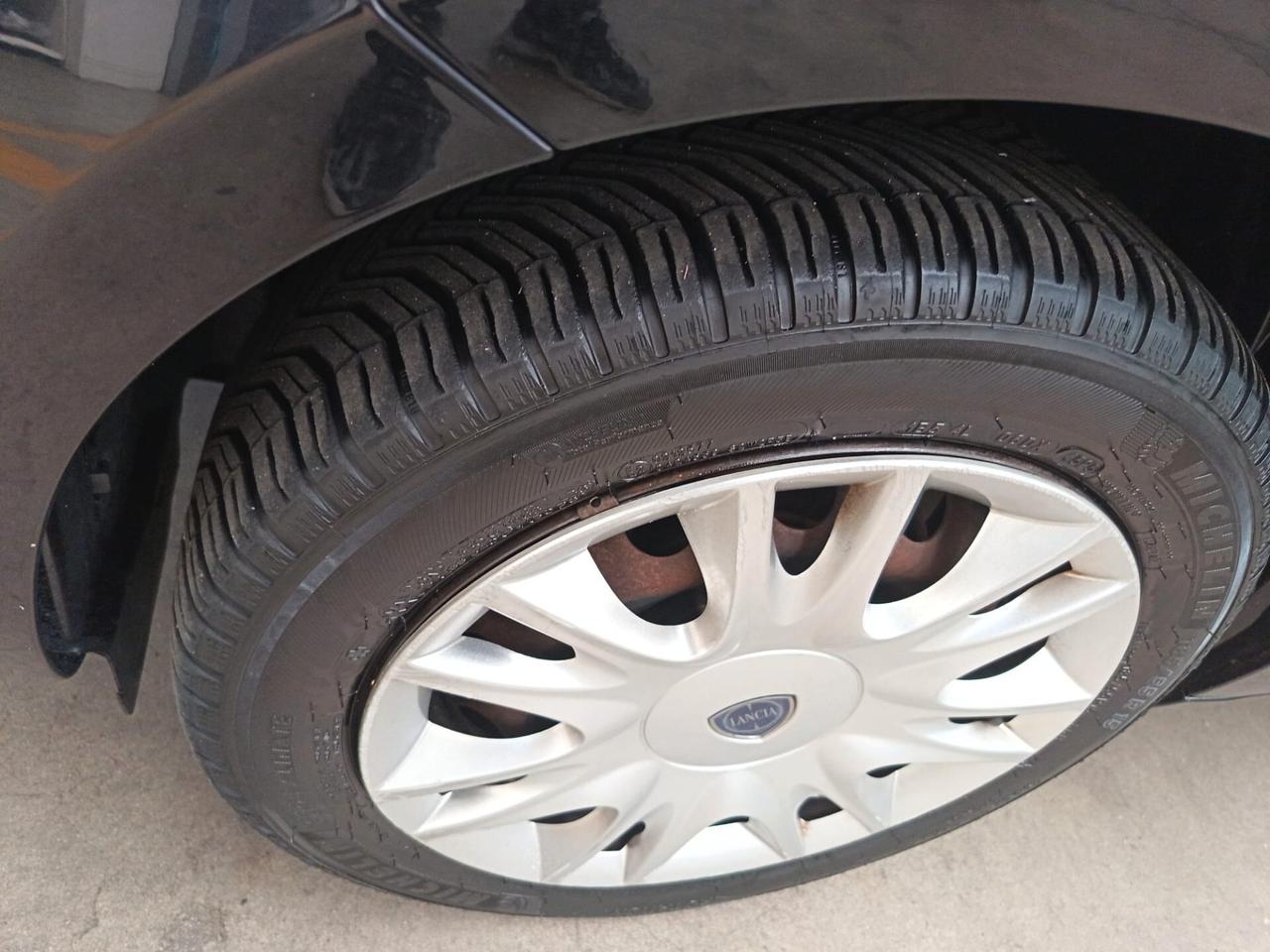 Lancia Ypsilon 1.3 MJT 16V 95 CV 5 porte S&S Silver
