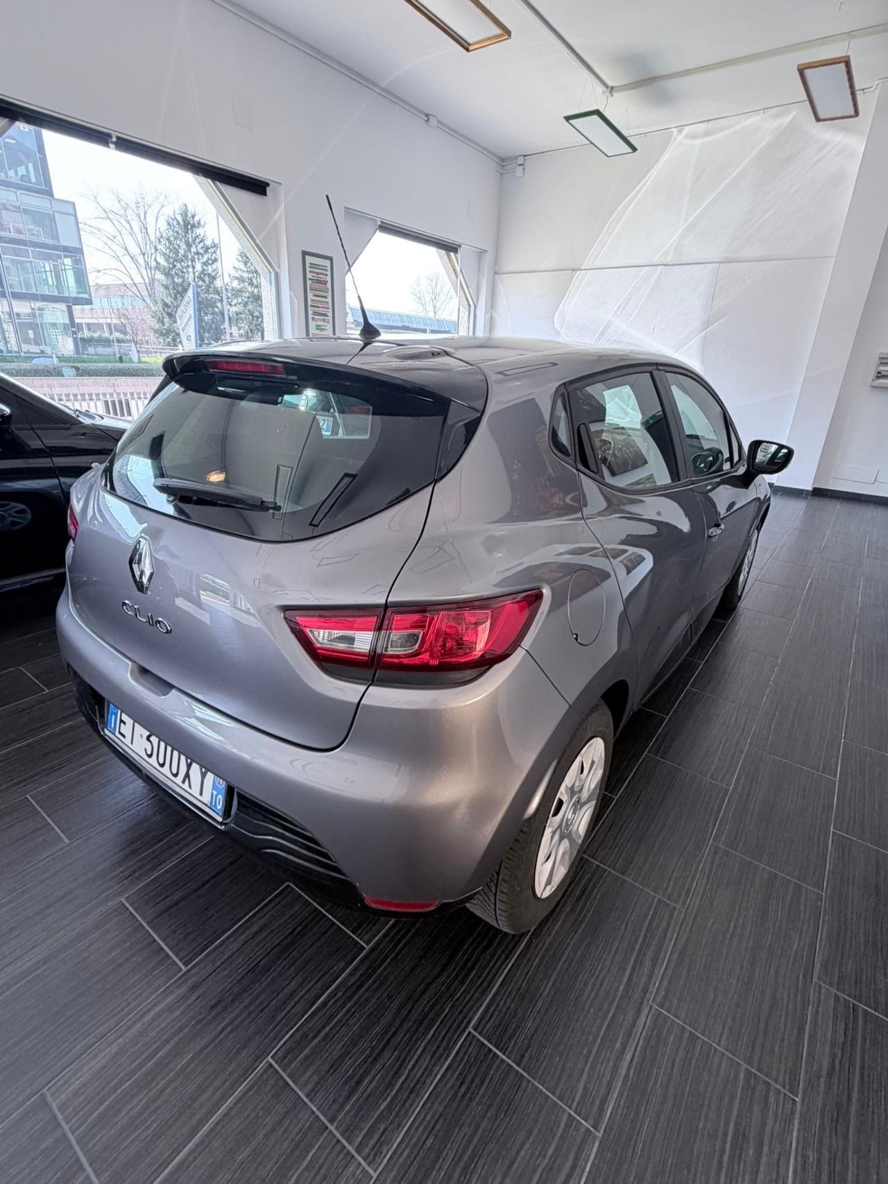 Clio 1.2 75CV GPL CASA MADRE