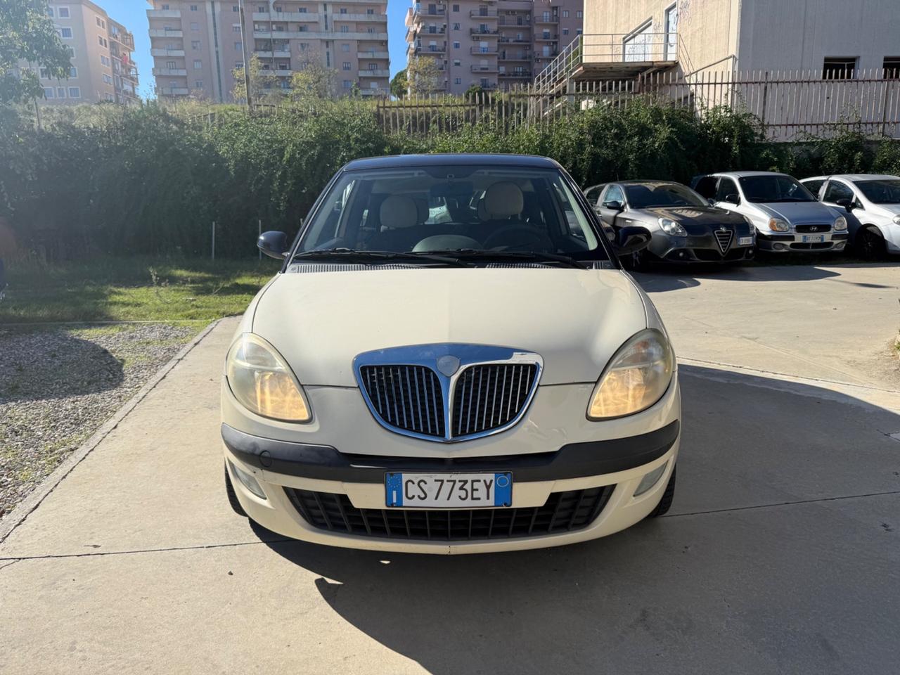 Lancia Ypsilon 1.2 Oro