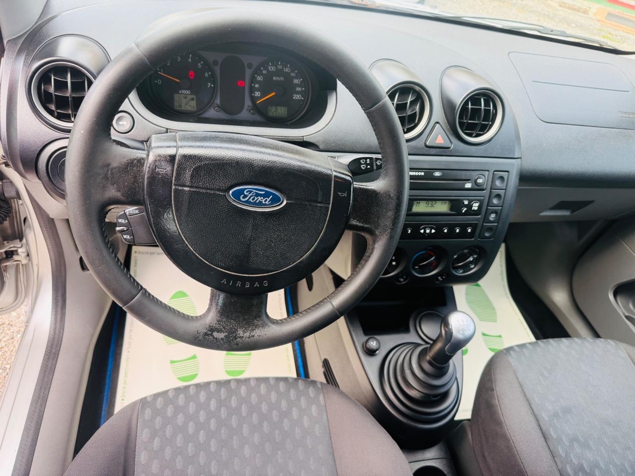 Ford Fiesta 1.4 16V 5p. Ghia