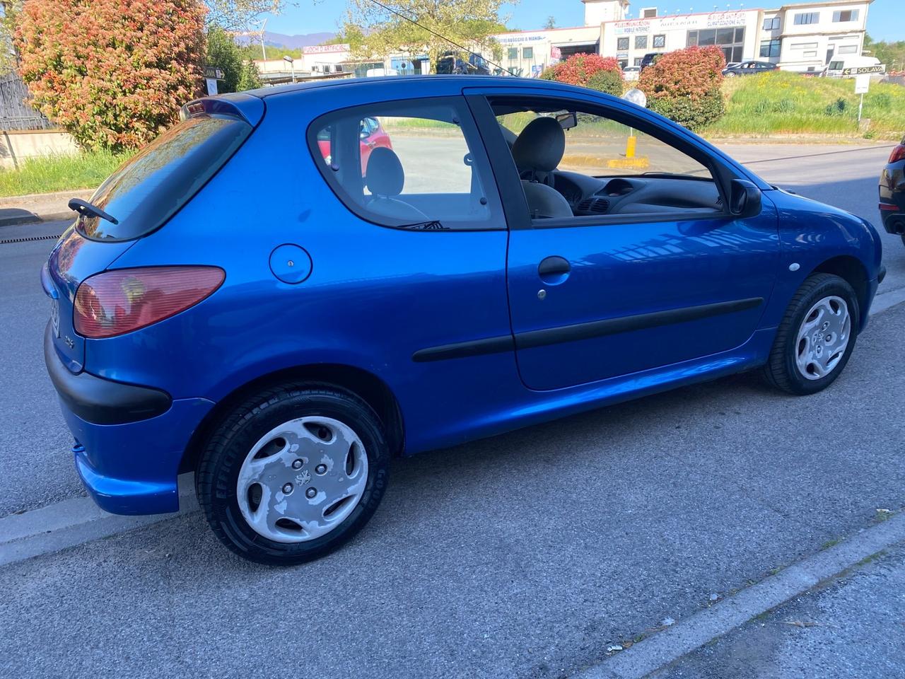 Peugeot 206 1.1 5p. XR