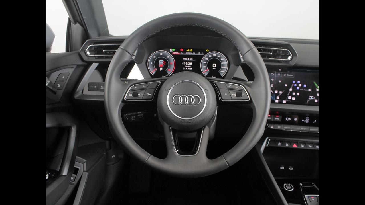 AUDI A3 IV 2024 allstreet - A3 allstreet 35 2.0 tdi Business s-tronic