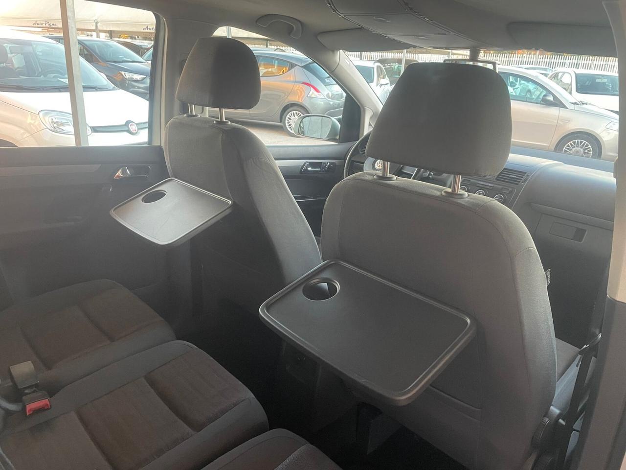 Volkswagen Touran 2.0 TDI Highline 7 POSTI