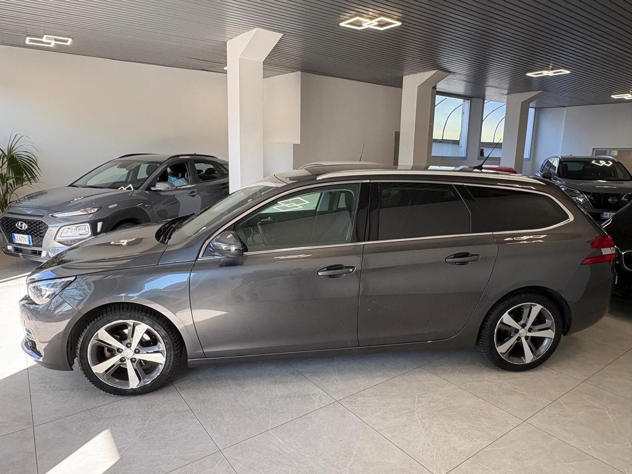 Peugeot 308 PureTech Turbo 130 S&S SW Allure