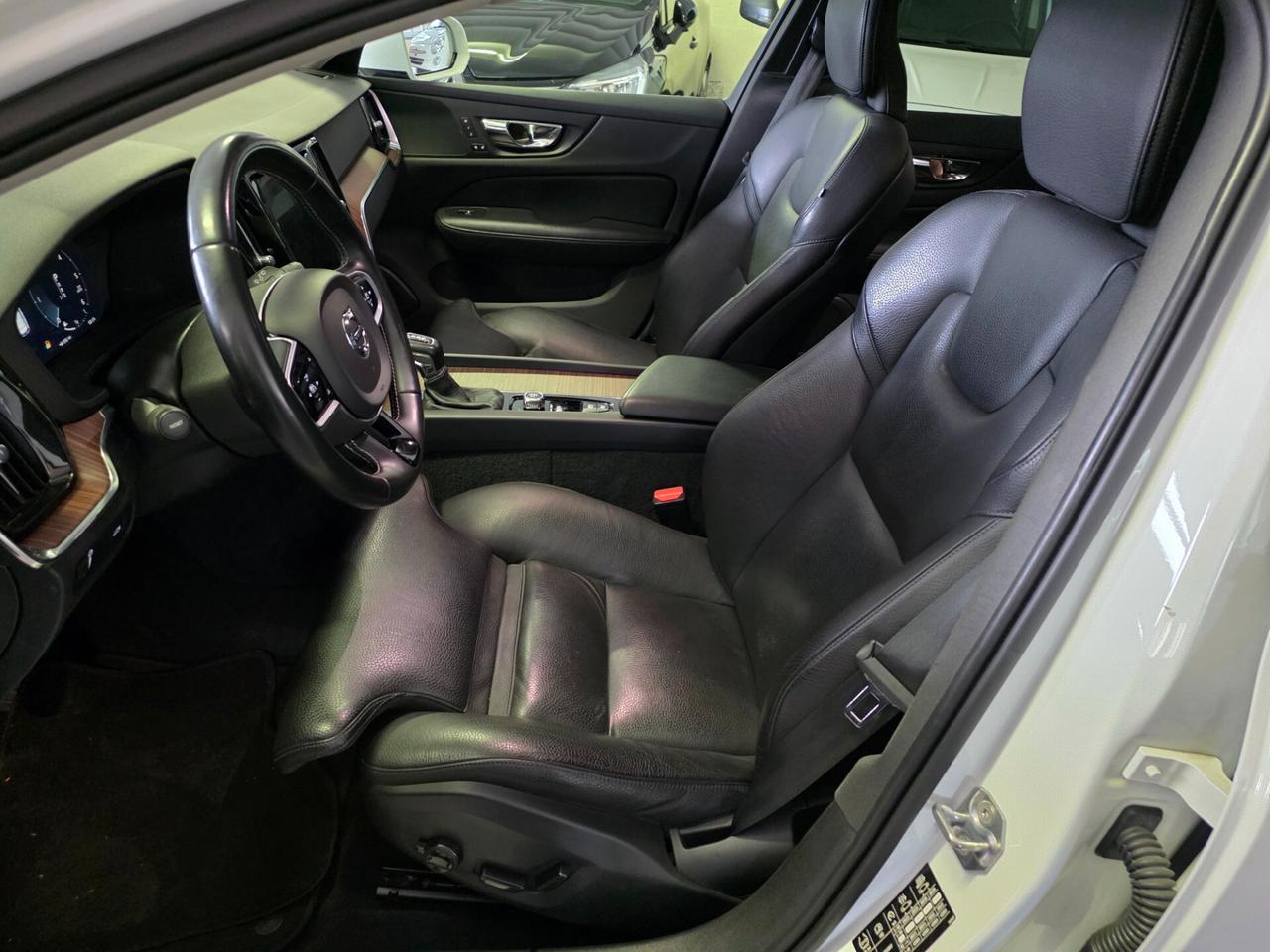 Volvo V60 D4 Geartronic gancio traino, uniproprietario, €6D