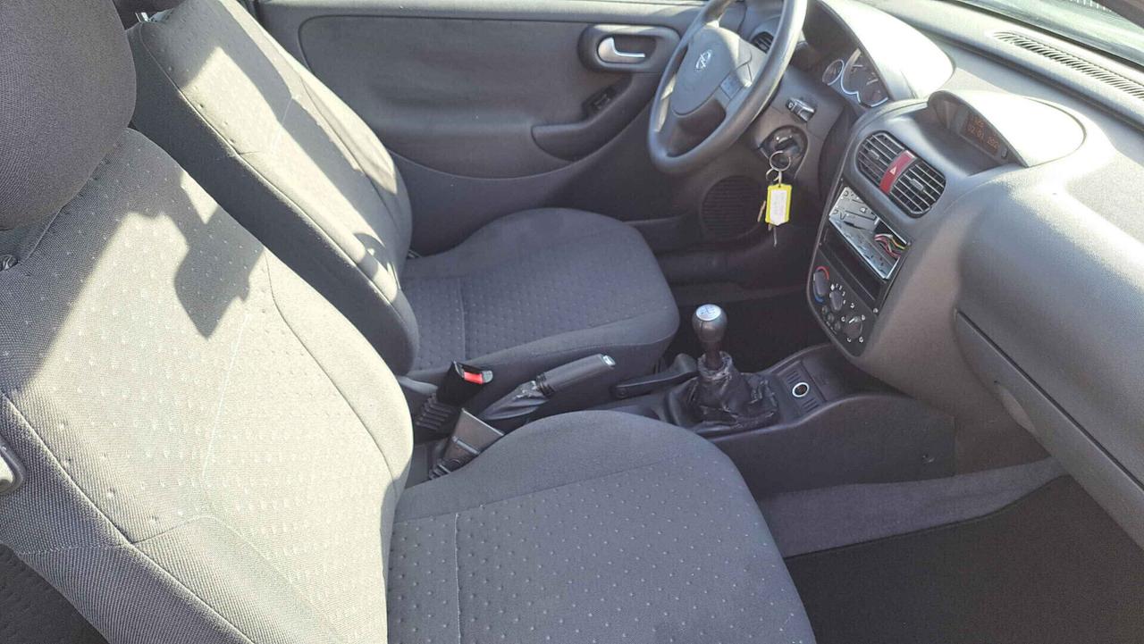 Opel Corsa 1.0i 12V Edition