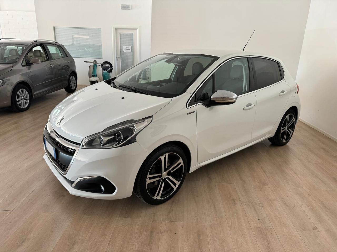 Peugeot 208 PureTech Turbo 110 S&S 5 porte GT Line