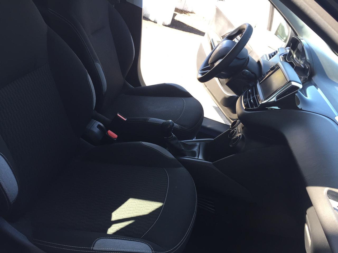 Peugeot 208 PureTech 82 5 porte Active x NEOPATENTATI