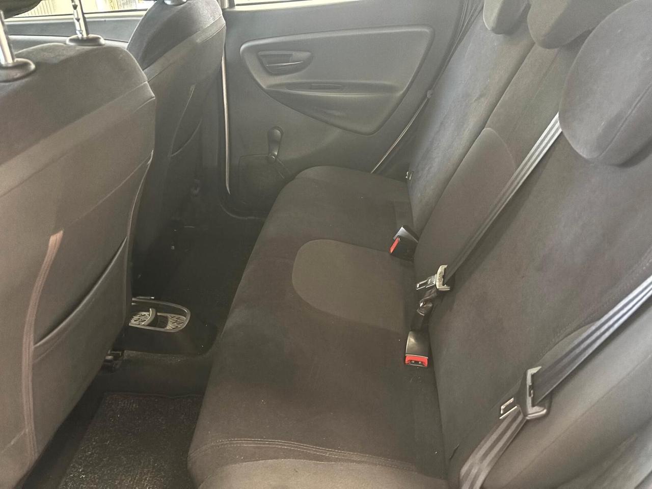 LANCIA YPSILON ANNO 2013 bz 1.2 ADATTA NEOPATENTATI KM 209 mila