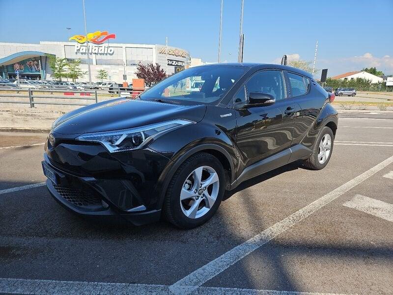 Toyota C-HR 1.8 Hybrid E-CVT Active