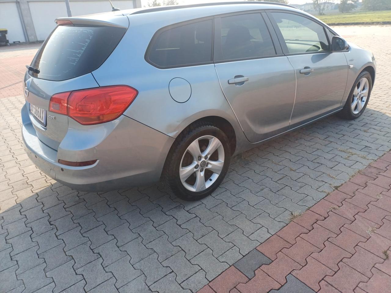 Opel Astra 1.7 CDTI 110CV Station Wagon Cosmo