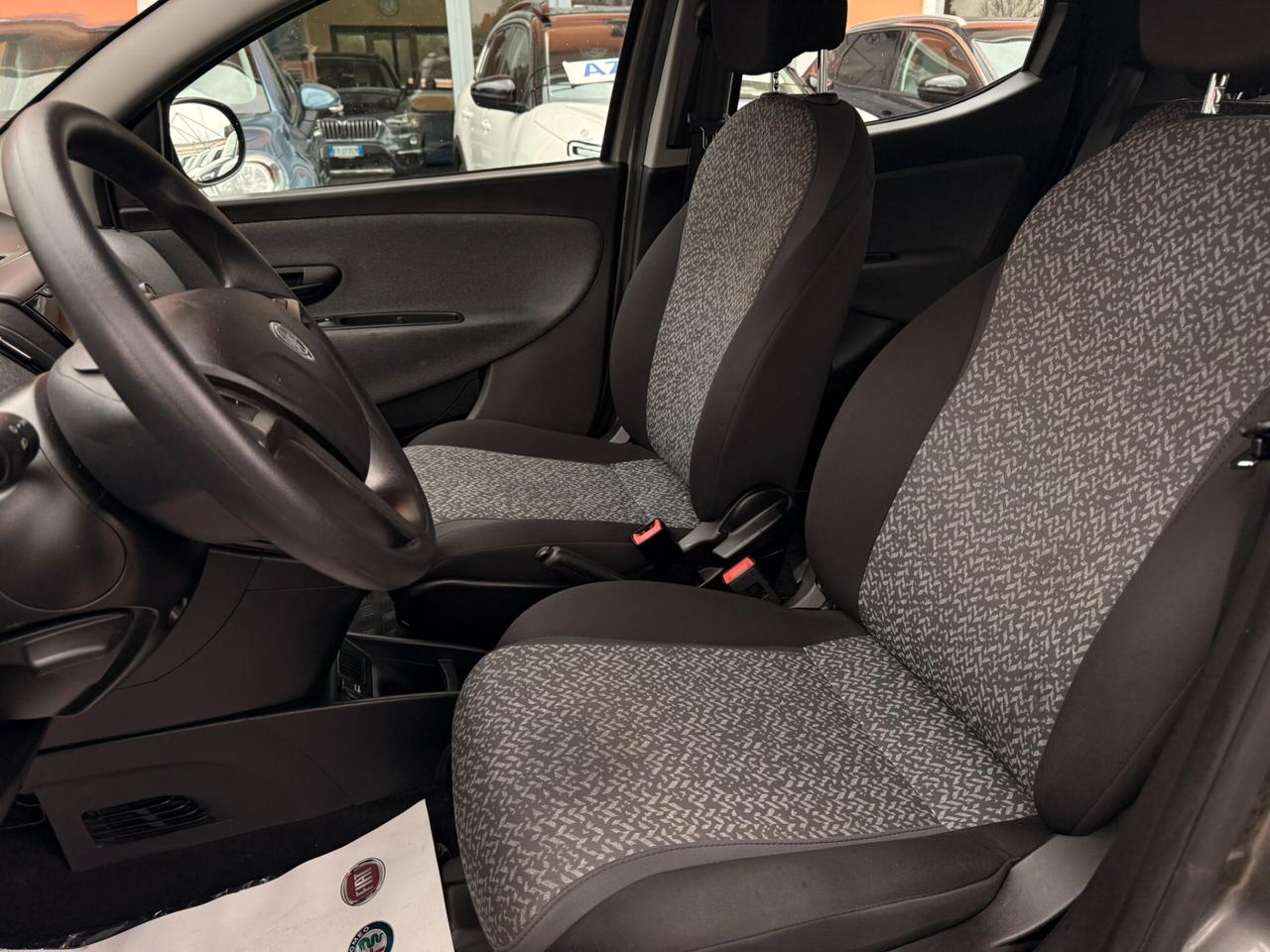 LANCIA Ypsilon Hybrid 1.0 Benz. 70CV Silver - 2022