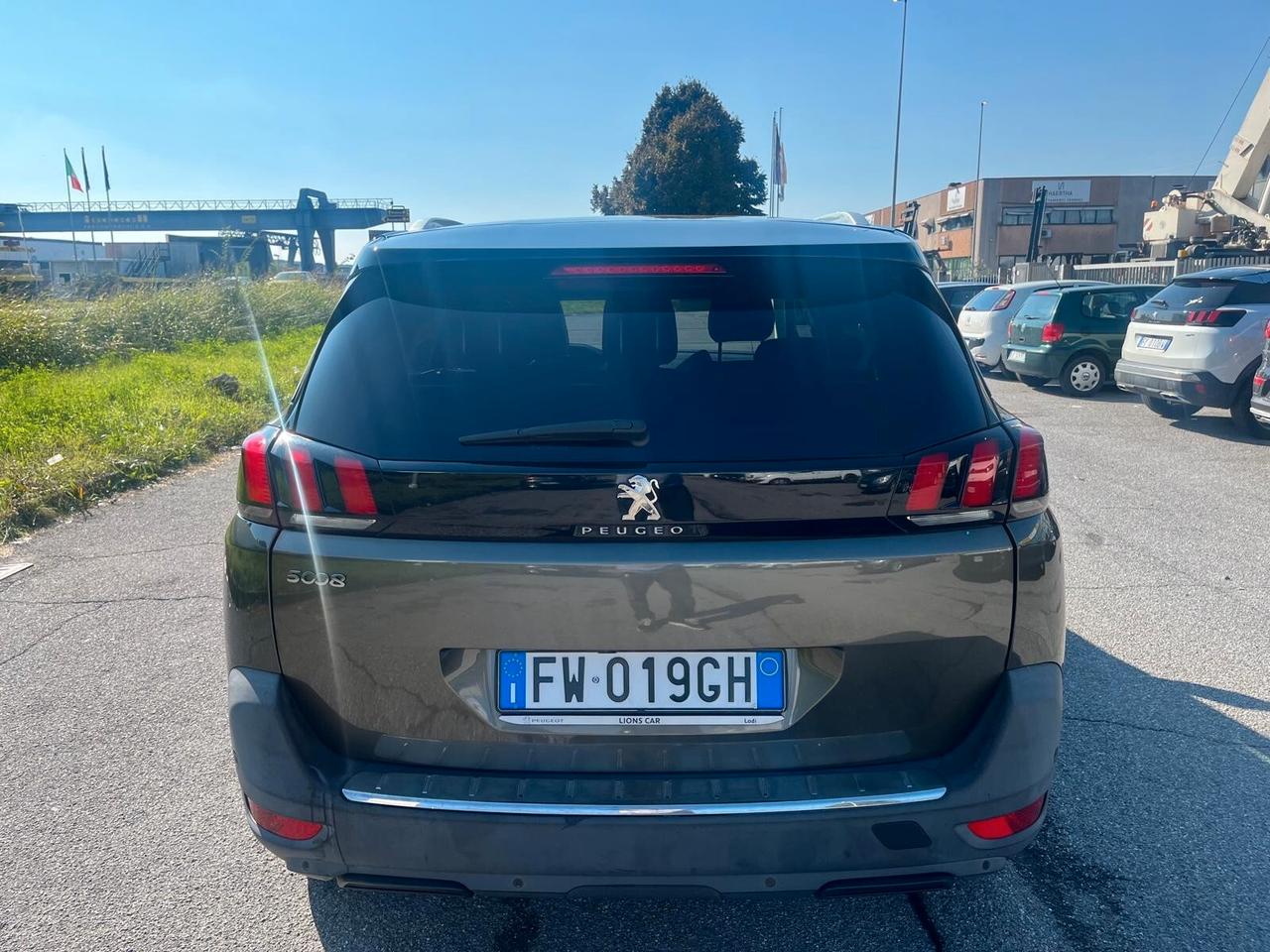 Peugeot 5008 BlueHDi 130 S&S EAT8 Allure