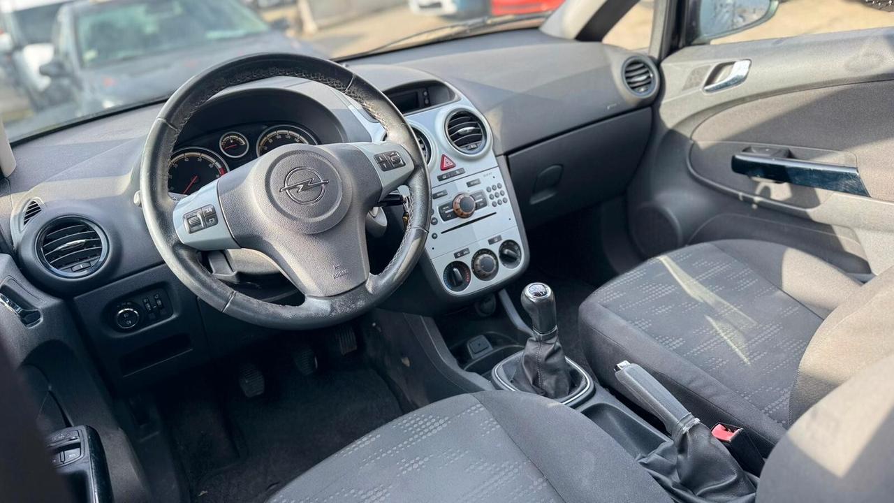 Opel Corsa 1.2 BENZINA 2011 NEOP.