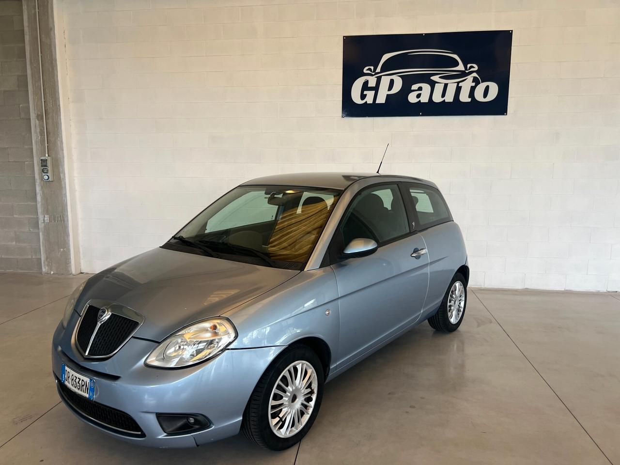 Lancia Ypsilon y 1.2 benzina solo 97.505 km ok neopatentati