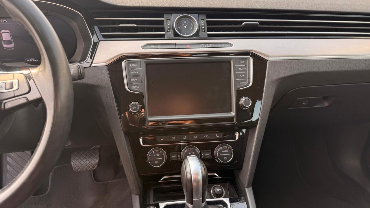 Volkswagen Passat 2.0 tdi scr dsg