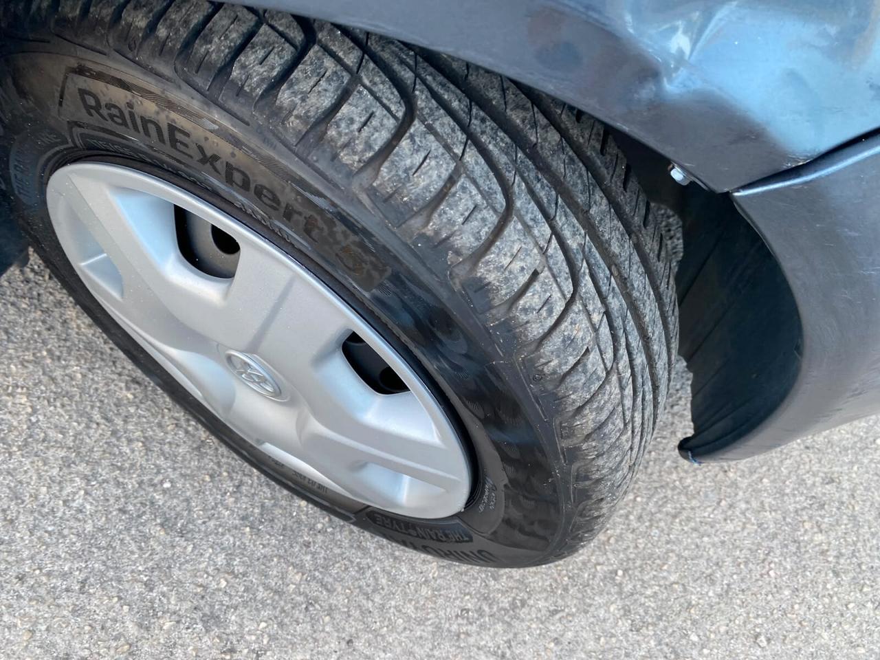 Toyota Yaris 1.3 benz 5 porte economica 2006