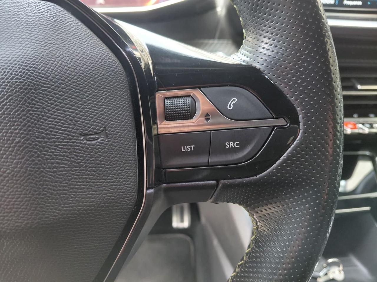 Peugeot 208 GT Line 1.5 Blue HDI 100 #11011