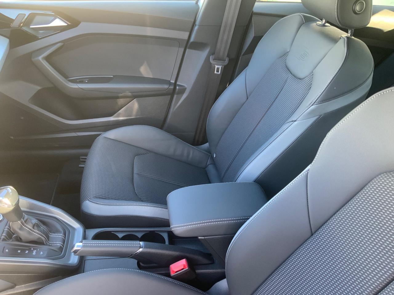 Audi A1 allstreet 30 TFSI S tronic Identity Contrast LINE