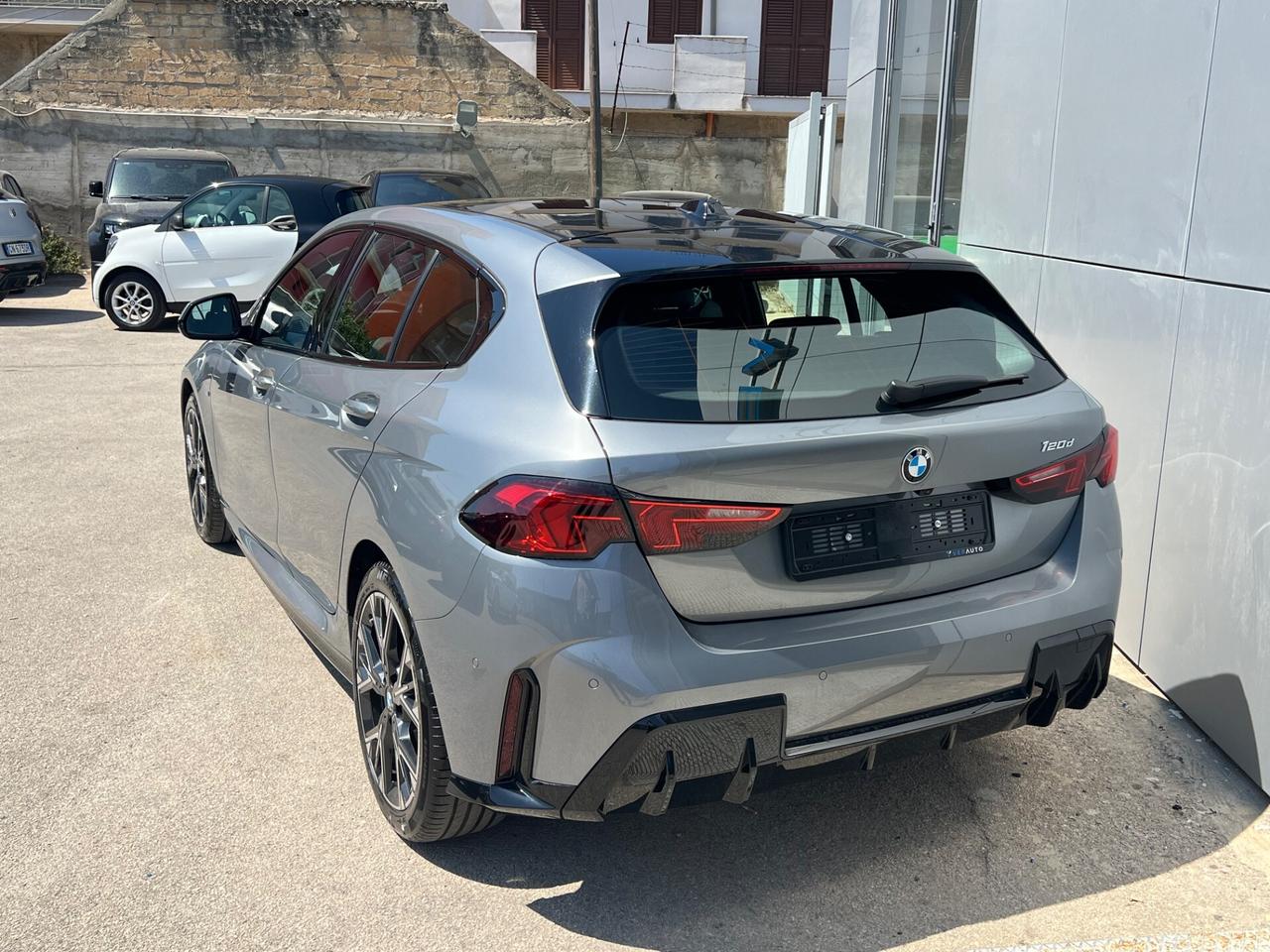 BMW 120 d MSport auto possibilità noleggio no scoring