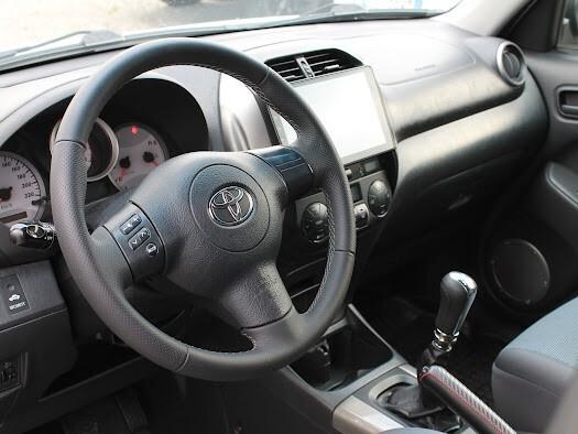 Toyota RAV 4 RAV4 2.0 16V cat 5 porte Sol