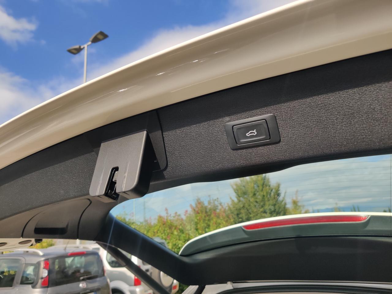 Audi Q3 2.0 TDI 120 CV Business