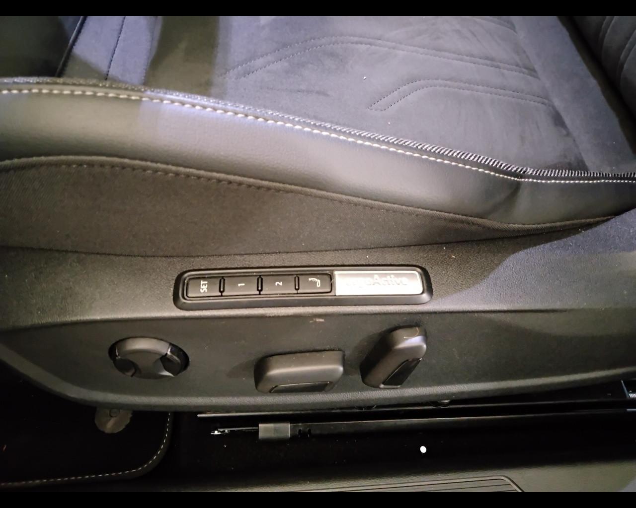 VOLKSWAGEN Golf VIII 2024 - Golf 2.0 tdi Style 150cv dsg