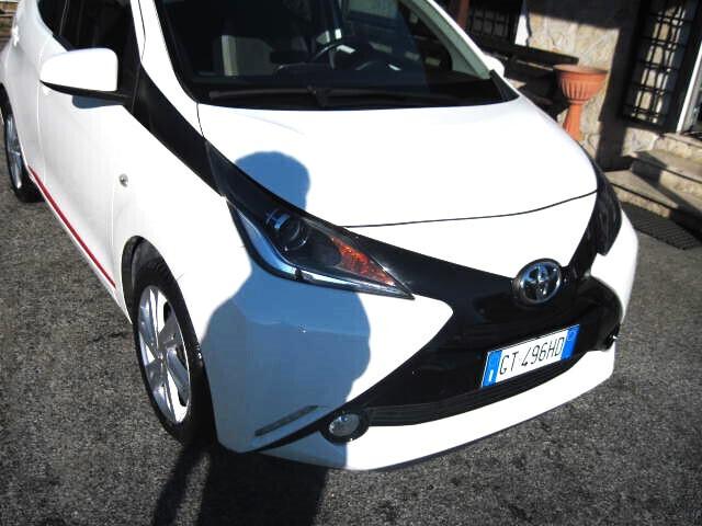 Toyota Aygo 1.0 VVT-i 69 CV 5 porte x-business MMT