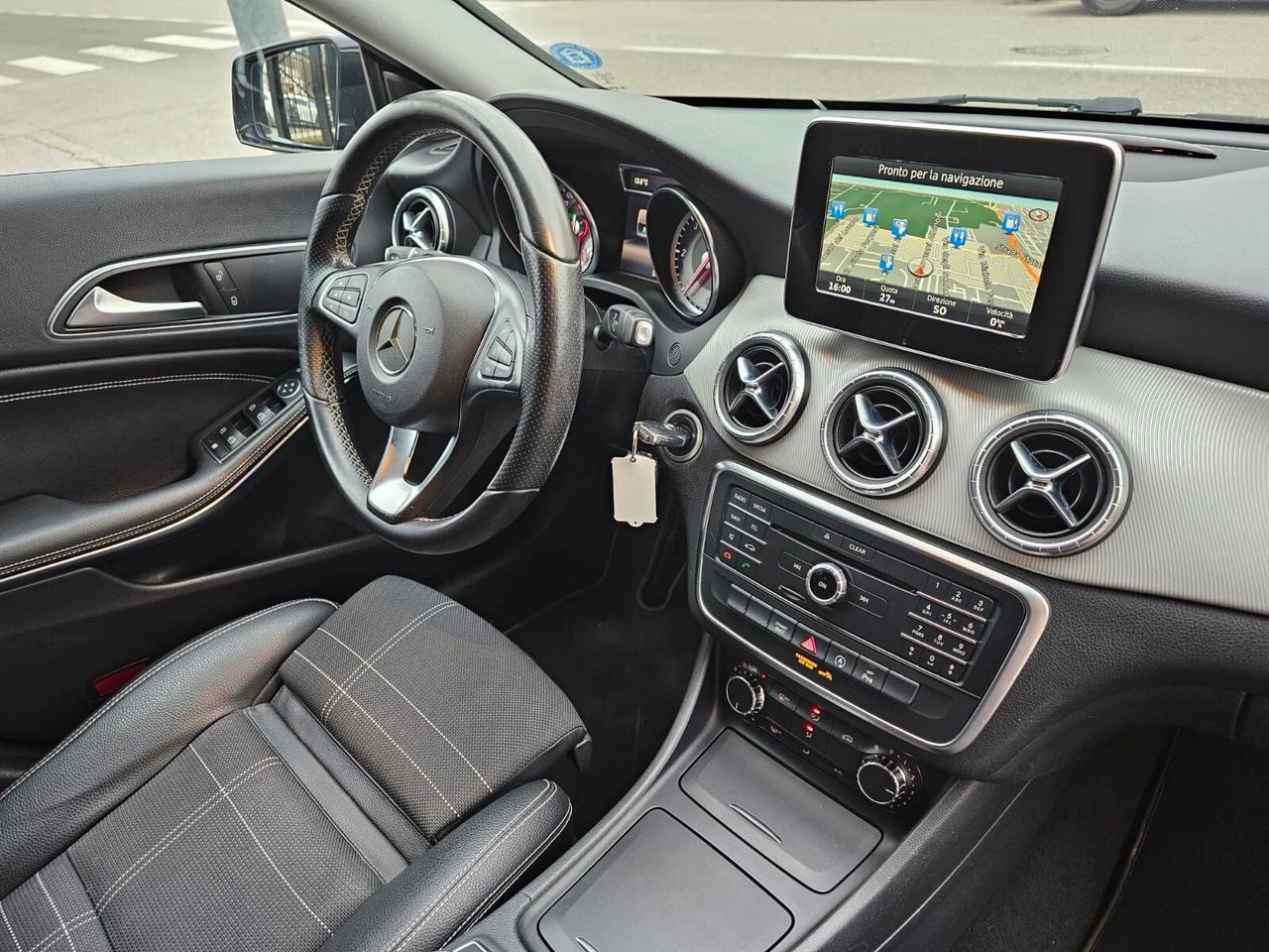 Mercedes-benz CLA 200d 136cv Shooting Brake Sport*Navi*Bi-Xeno*18*Pdc*