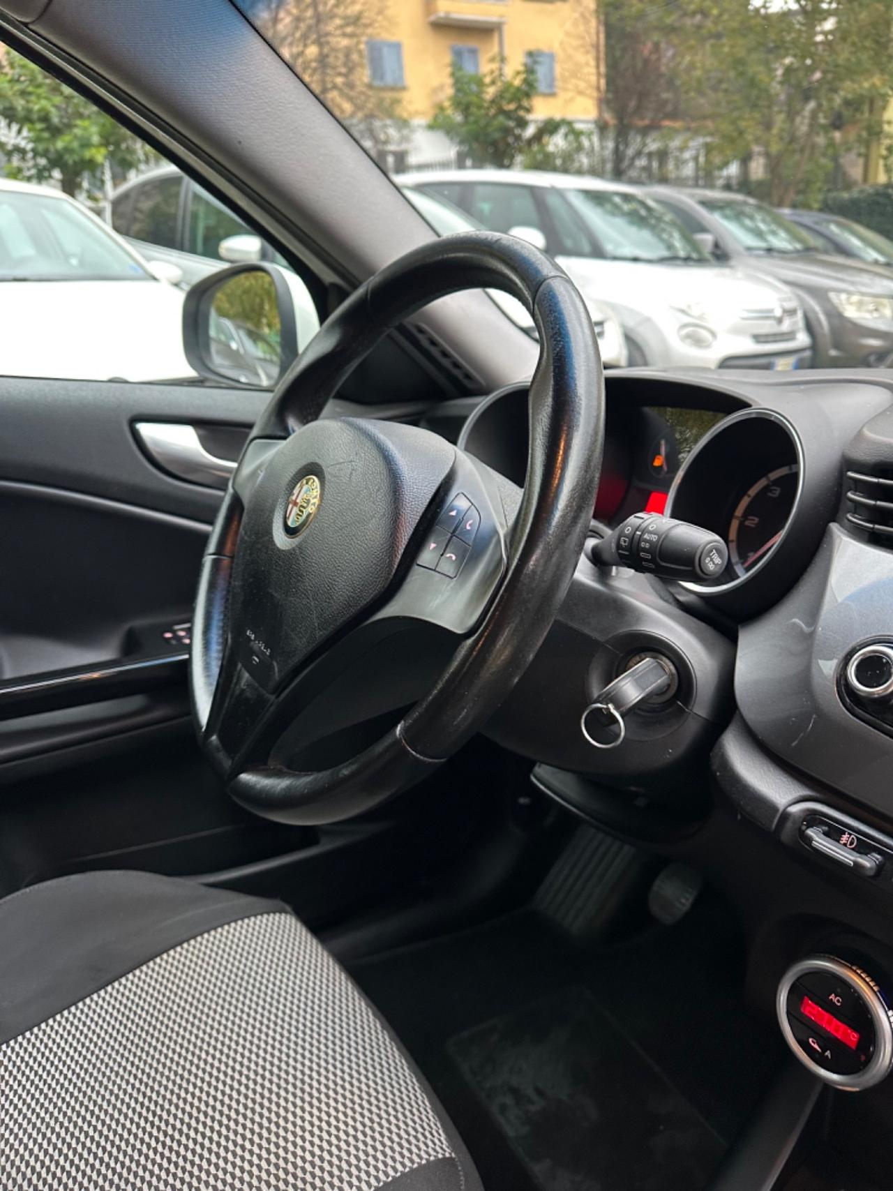 Alfa Romeo GIULIETTA 2.0 JTDm-2 DISTINCTIVE KMCERT GARANZ
