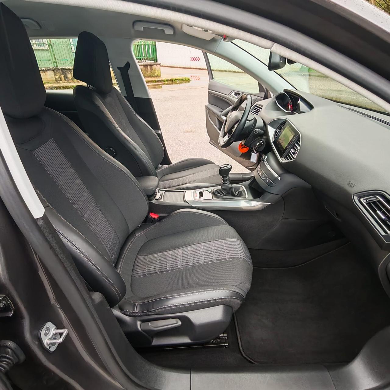 Peugeot 308 130 S&S SW Allure