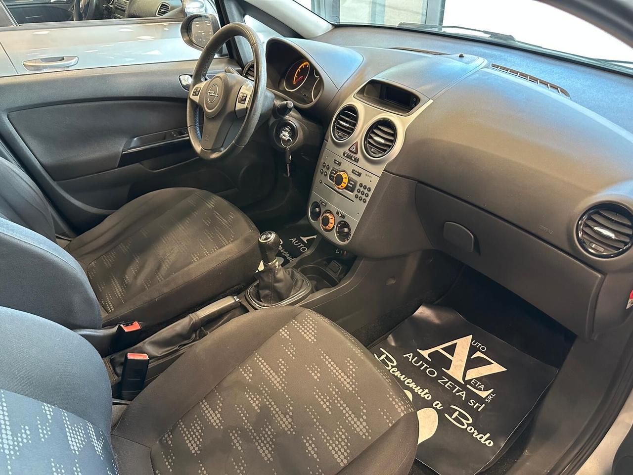 Opel Corsa 1.2 5 porte Cosmo