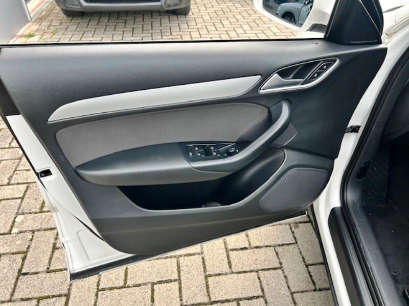 Audi Q3 2.0 TDI 120 CV Sport