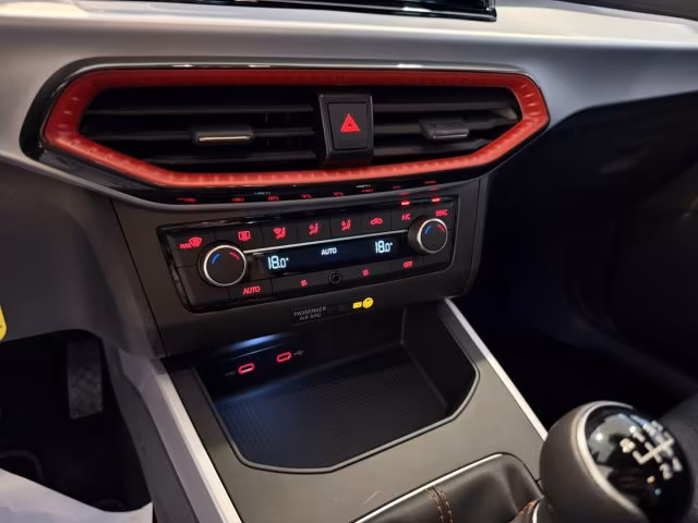 SEAT Arona 1.0 TSI FR ACC LED App Connect Bluetooth
